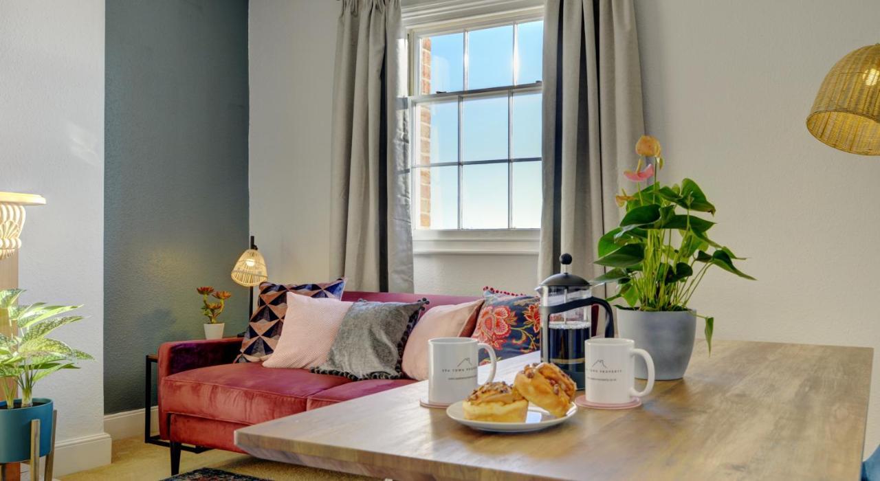 Regency Nest By Spa Town Property - Stylish 3 Bedroom Apartment On 2 Floors, Central Leamington Spa Buitenkant foto